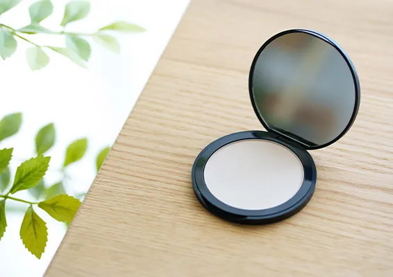 室内で撮影された商品写真。